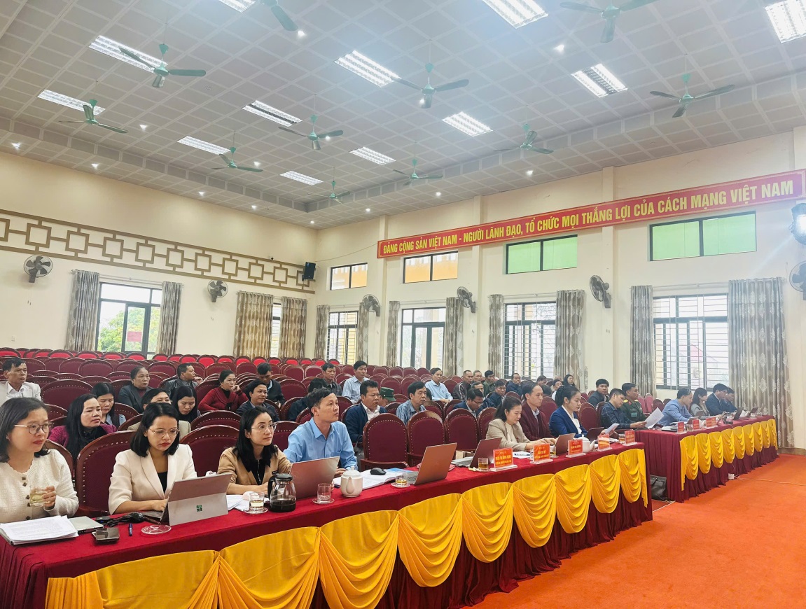 Uỷ ban nhân dân xã tổ chức Phiên họp thường kỳ tháng 02 năm 2026