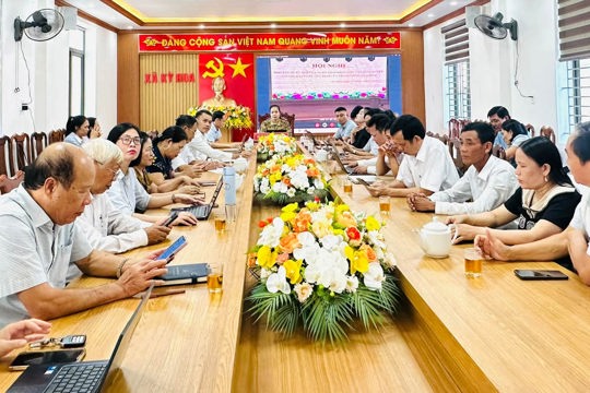 Xã Kỳ Hoa kết nối trực tuyến Hội nghị nghiên cứu, học tập, quán triệt và triển khai thực hiện một số nghị  quyết, chỉ thị của Trung ương, của Tỉnh 