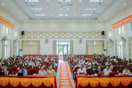 Đảng ủy xã Kỳ Hoa kết nối đường truyền trực tuyến Hội nghị bồi dưỡng chính trị cho đội ngũ cán bộ quản lý và giáo viên