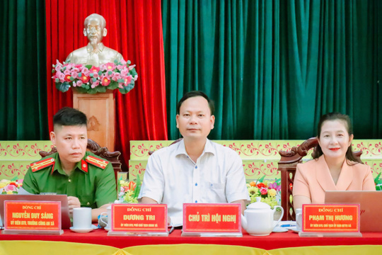 UBND xã Kỳ Hoa họp giao ban tháng 8, tập trung giải quyết các vấn đề về giao thông và đất đai 