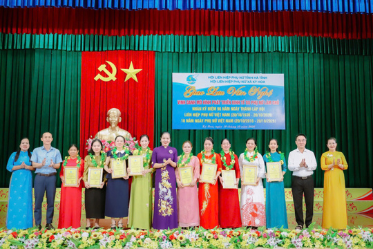 Hội LHPN xã Kỳ Hoa tổ chức gặp mặt, giao lưu văn nghệ kỷ niệm Ngày Phụ nữ Việt Nam 20/10